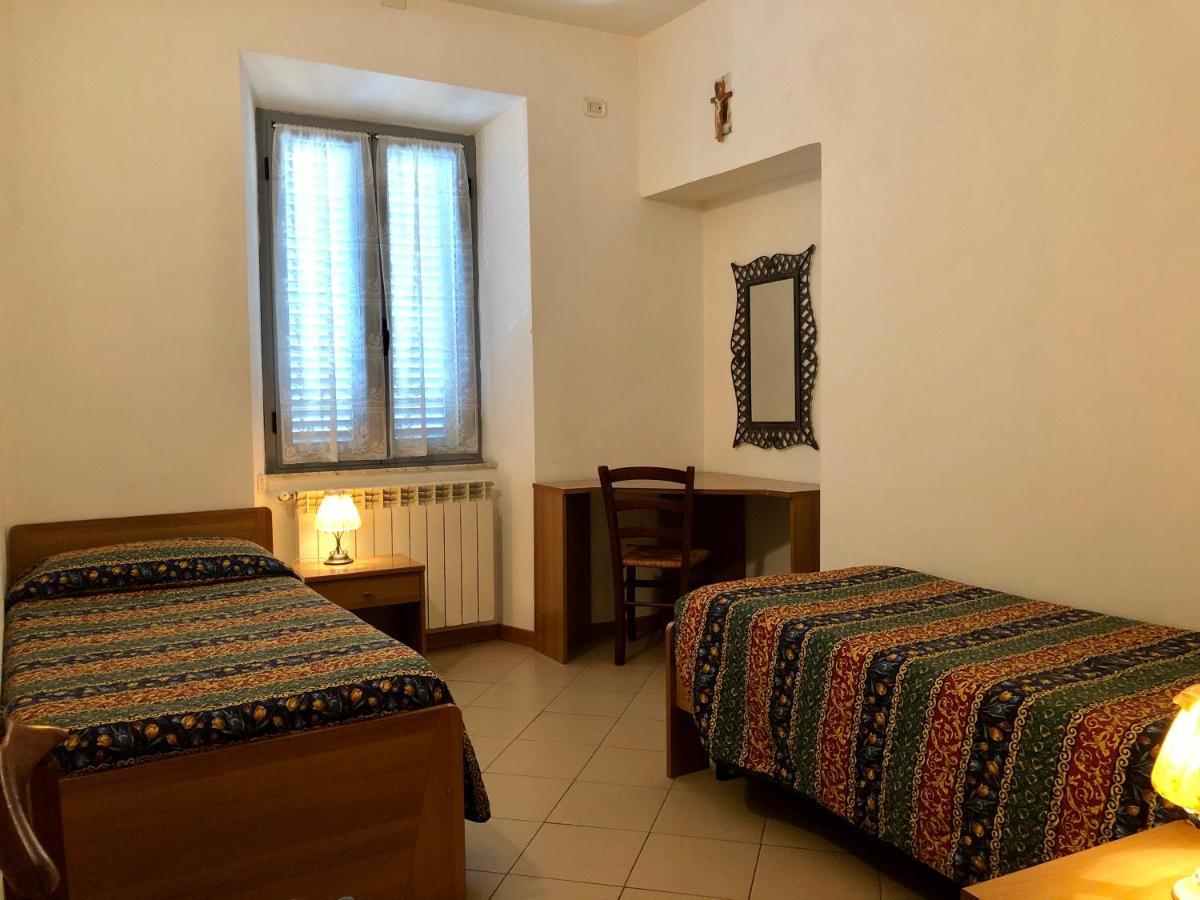 Residenza Pitigliano Gens Petilia - Nuova Gestione Hotell Exteriör bild