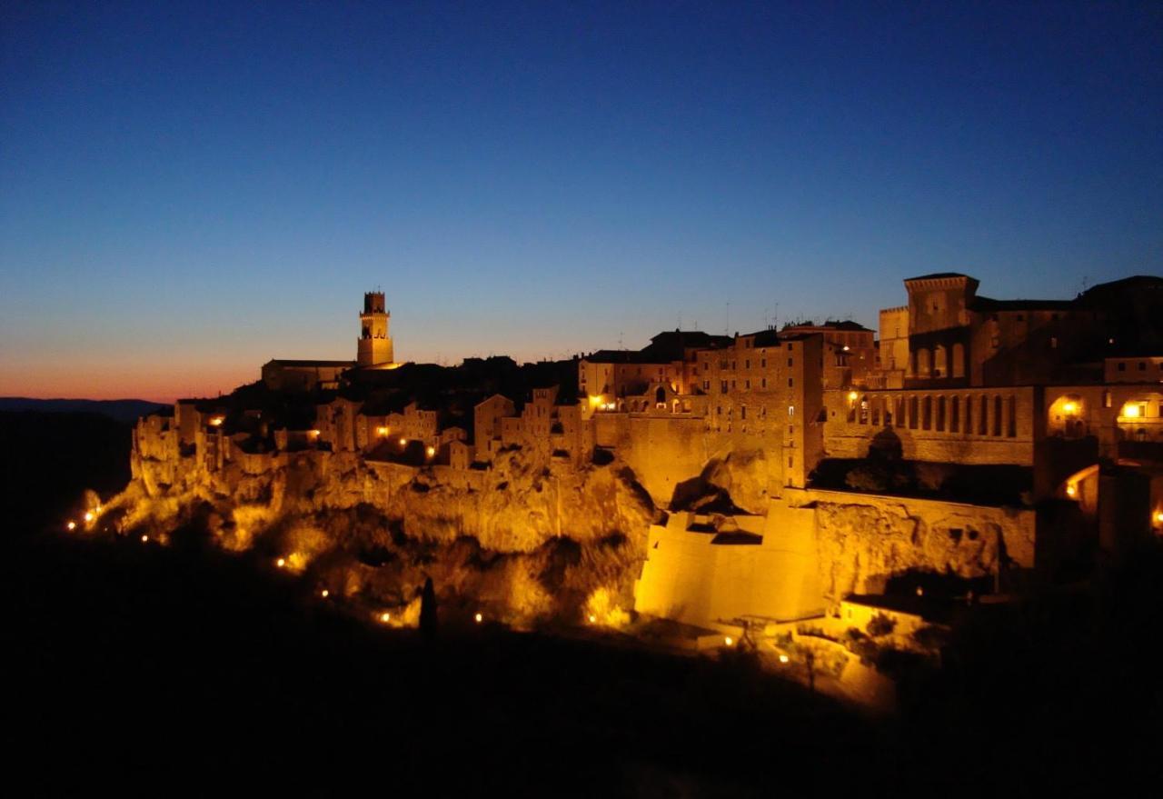 Residenza Pitigliano Gens Petilia - Nuova Gestione Hotell Exteriör bild