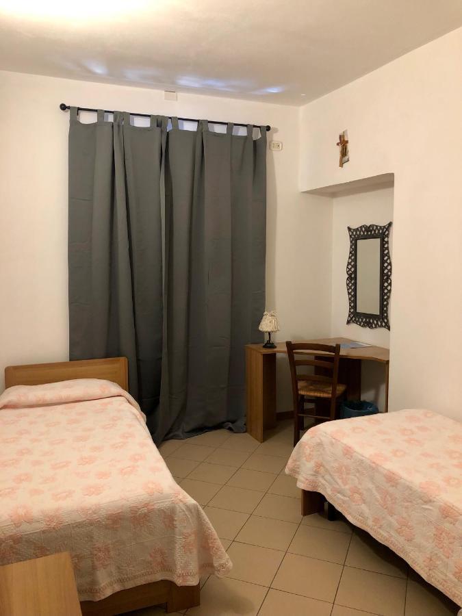 Residenza Pitigliano Gens Petilia - Nuova Gestione Hotell Exteriör bild